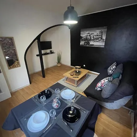 Appartement Spacieux & Lumineux Proche Paris Apartment *